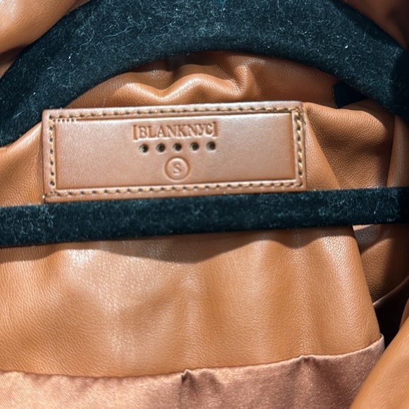 NWT Blank NYC In Tall Order Vegan Leather Puffer Coat Size Small - Picture 4 of 5